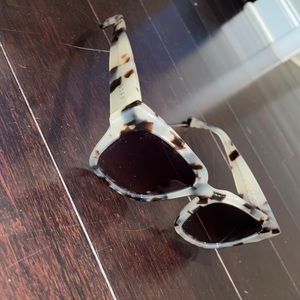 Diff polarized sunglasses